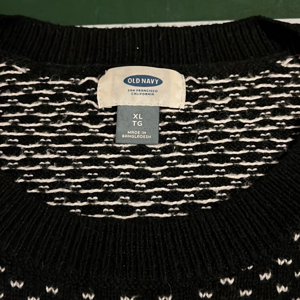 Holiday sweater - Picture 2 of 4
